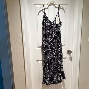 Black & White Tropical Print Maxi Dress